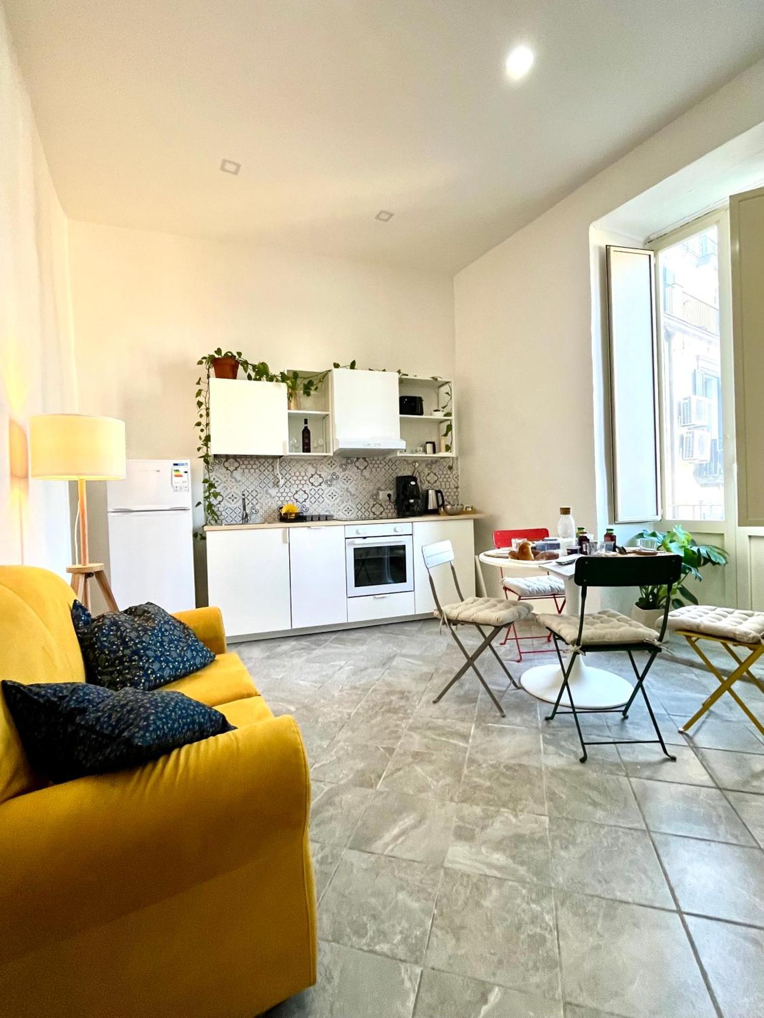 7 Bello House Наполи Екстериор снимка